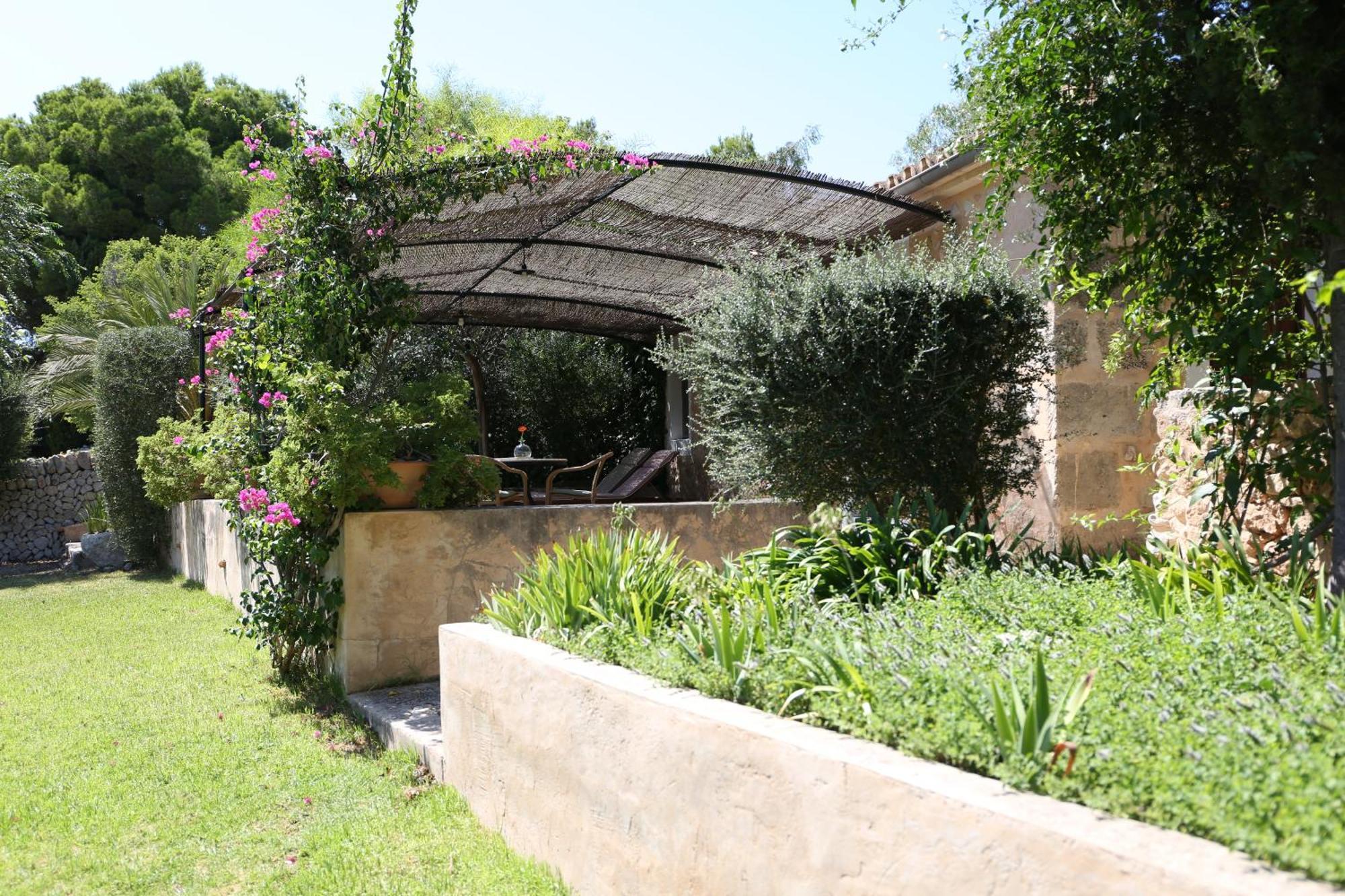 Oliver Moragues Grandhouse & Vineyard Algaida  Rum bild